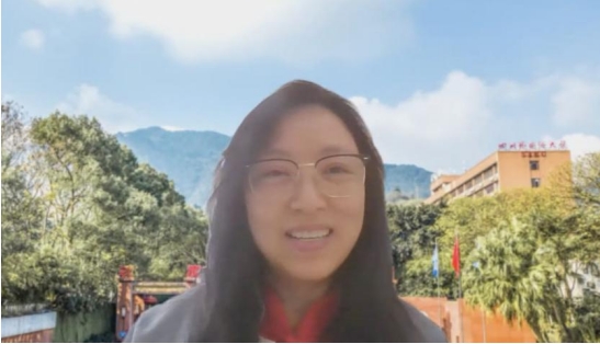 赵奂教授主持讲座.png